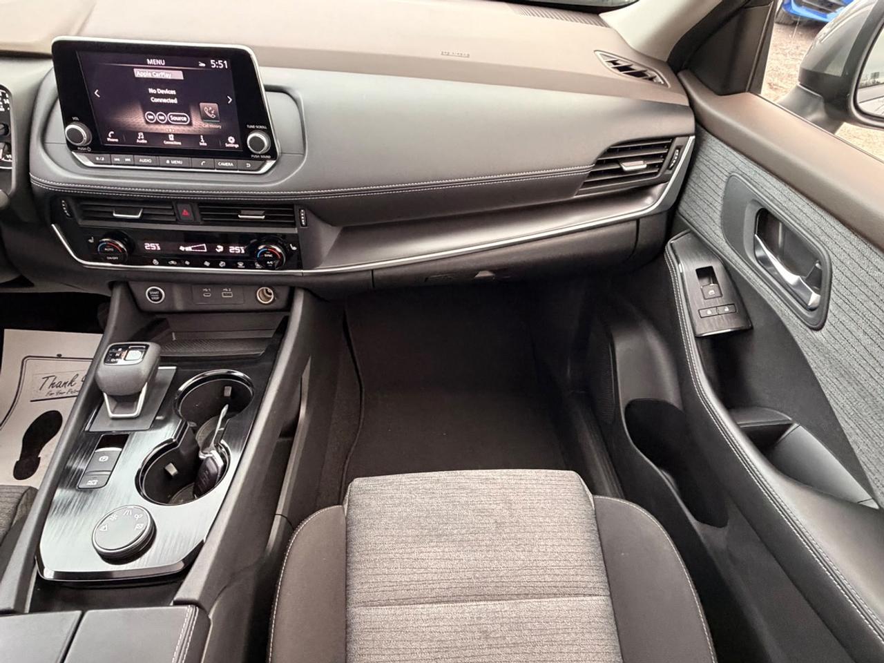 2023 Nissan Rogue SV Photo