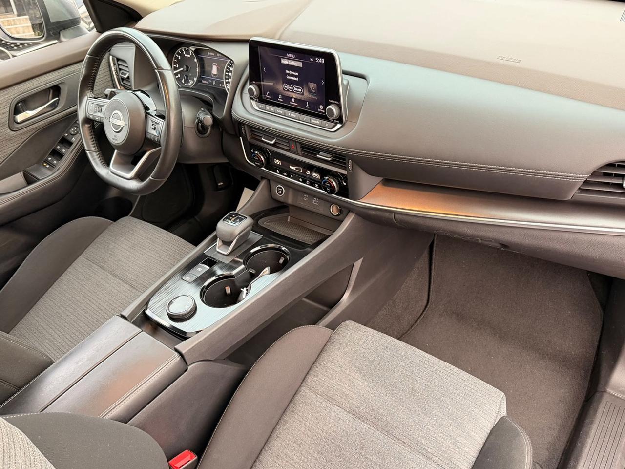 2023 Nissan Rogue SV Photo