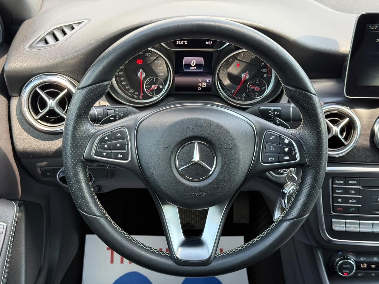 2018 Mercedes-Benz GLA GLA250 Photo