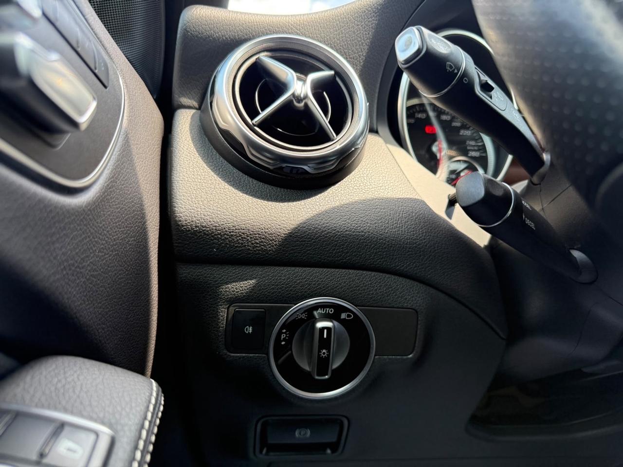 2018 Mercedes-Benz GLA GLA250 Photo