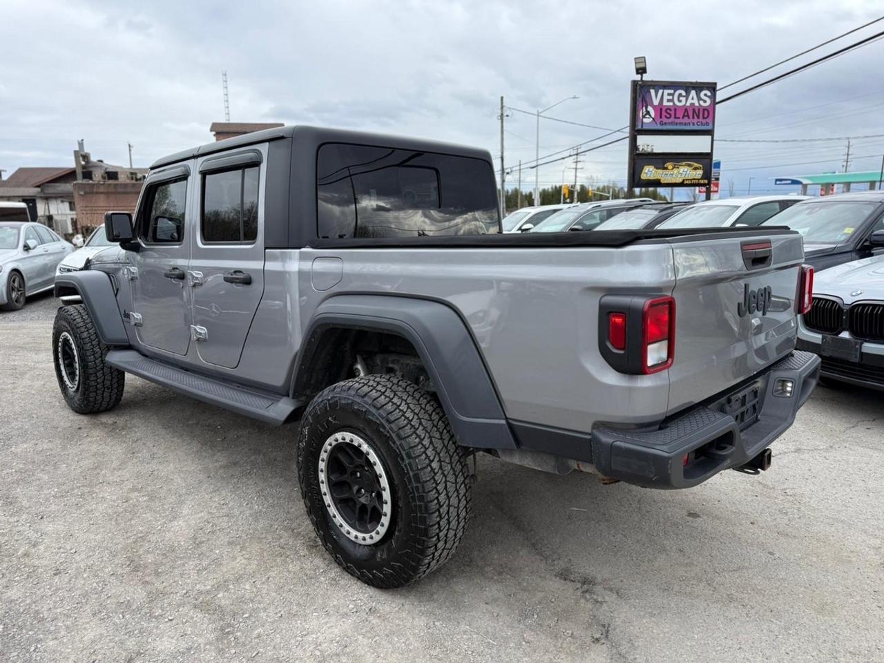 2020 Jeep Gladiator SPORT Photo