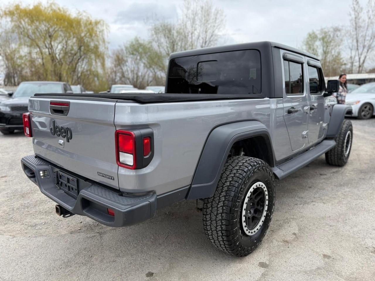 2020 Jeep Gladiator SPORT Photo