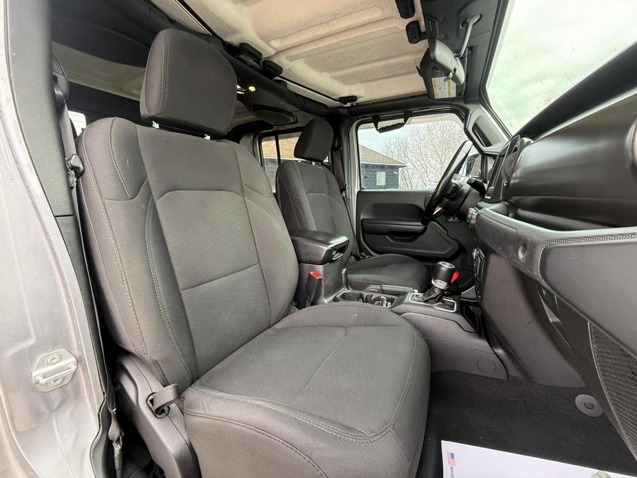 2020 Jeep Gladiator SPORT Photo
