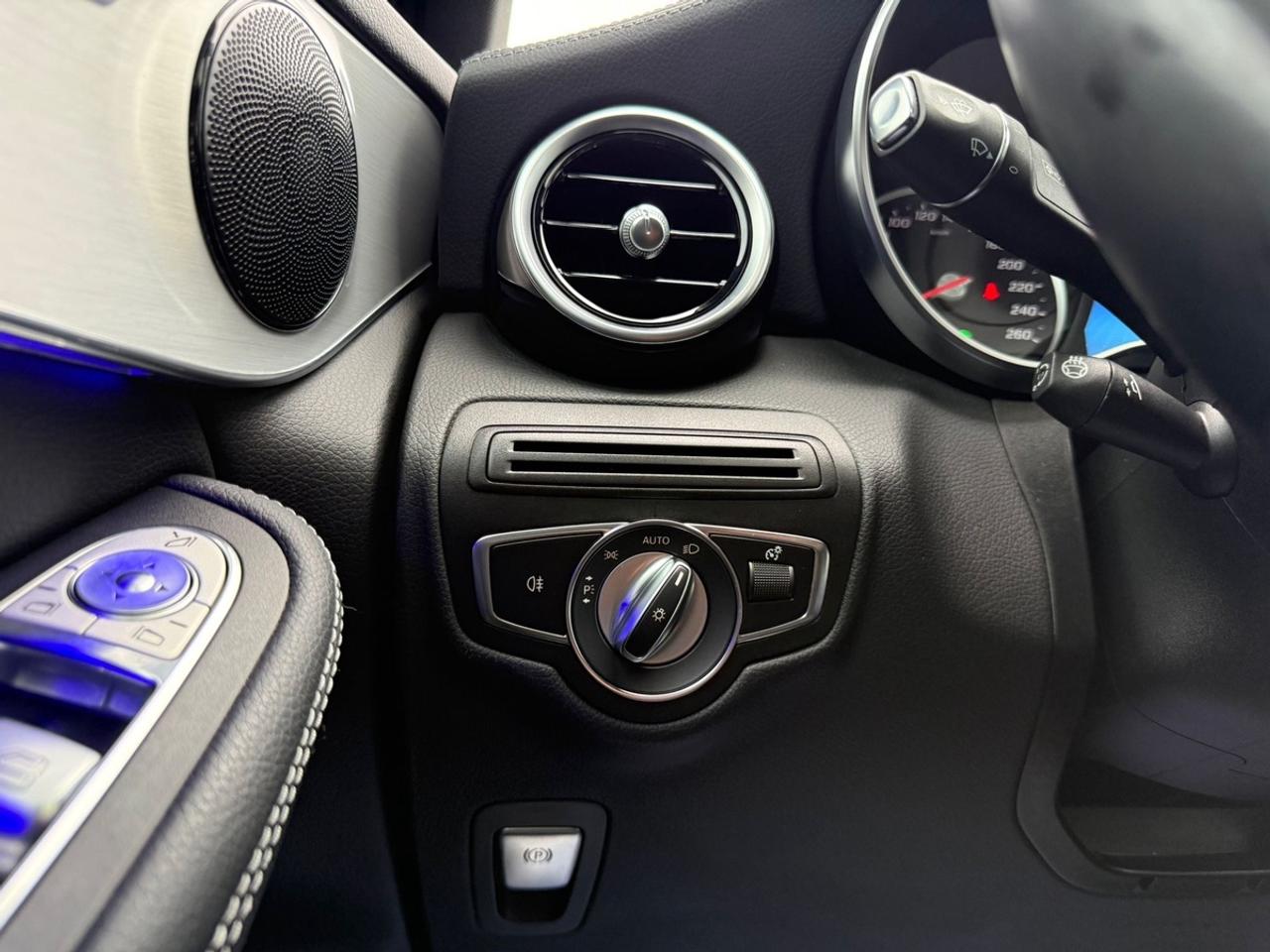 2023 Mercedes-Benz GLC-Class 300 Photo