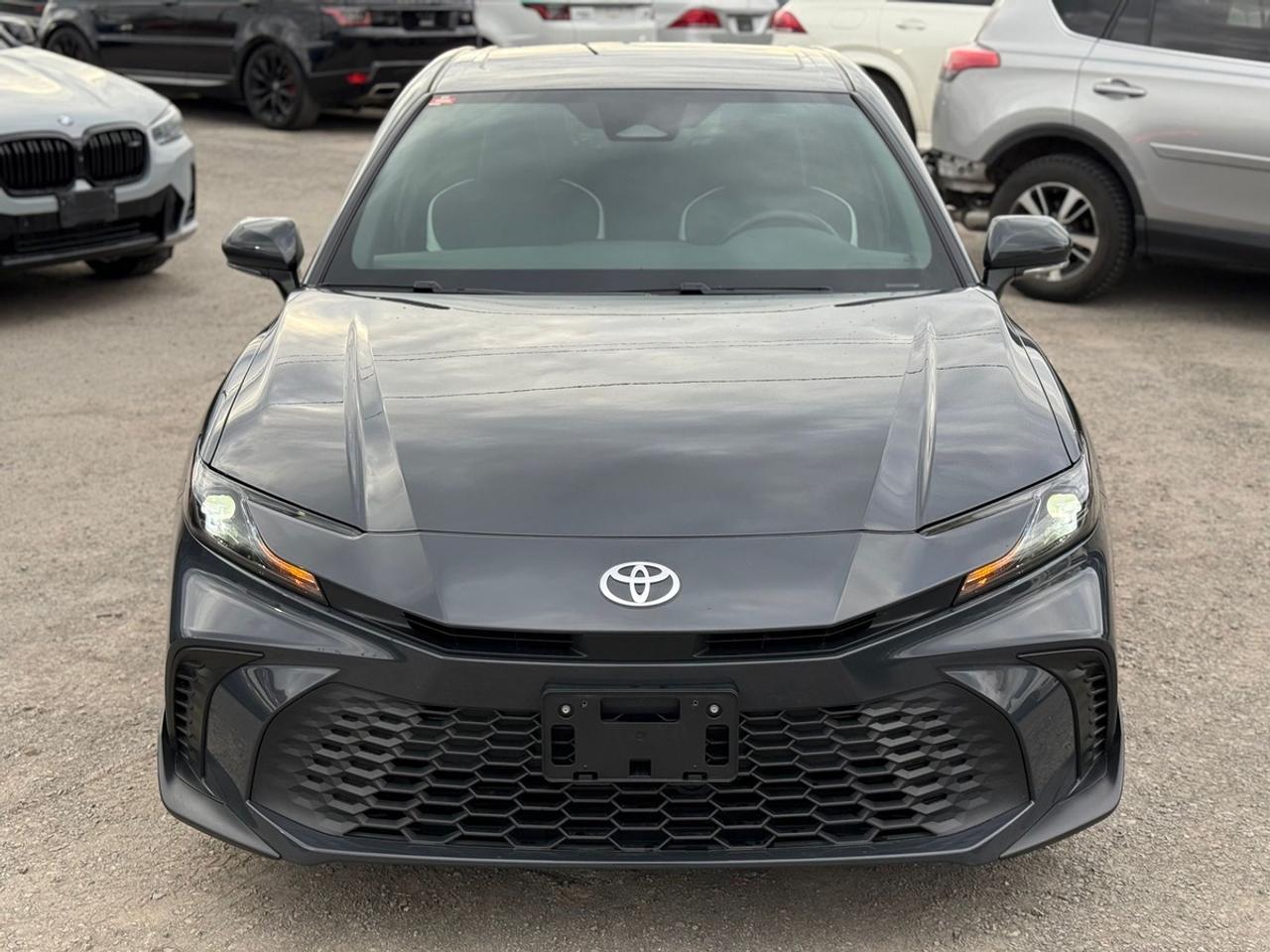 2025 Toyota Camry SE UPGRADE HYBRID Photo