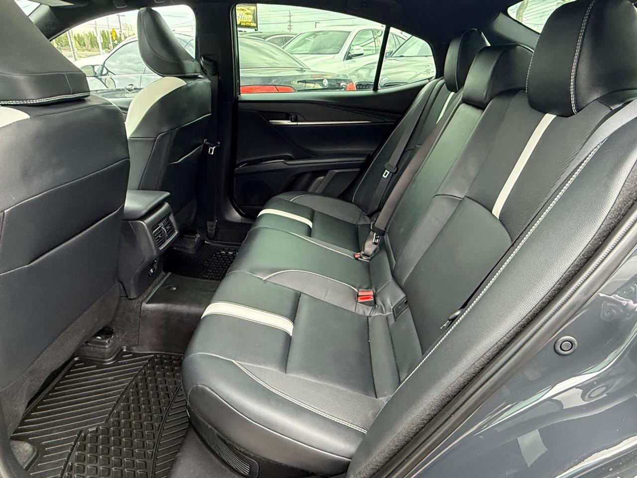 2025 Toyota Camry SE UPGRADE HYBRID Photo