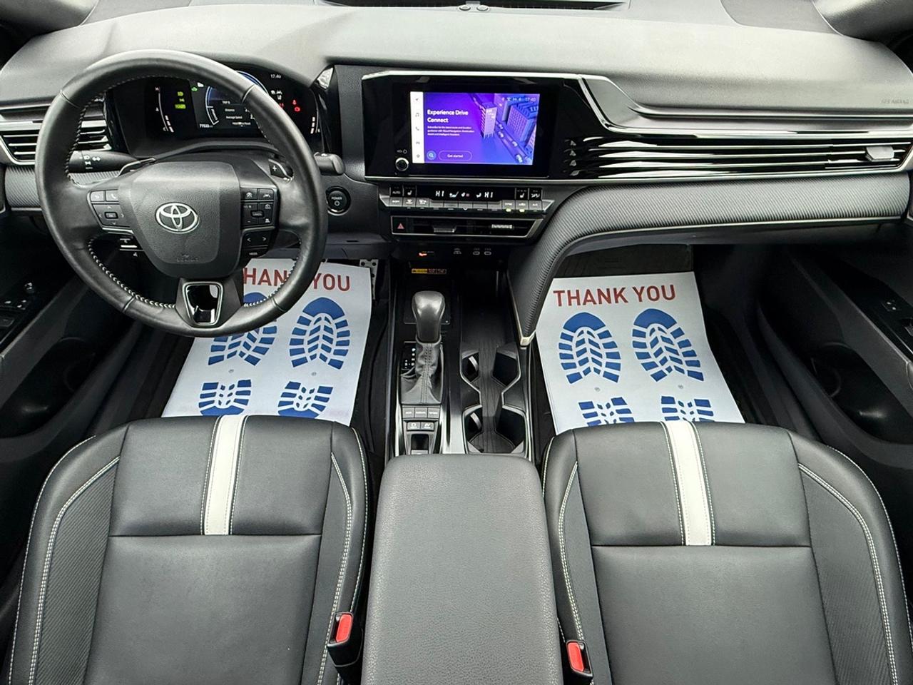 2025 Toyota Camry SE UPGRADE HYBRID Photo