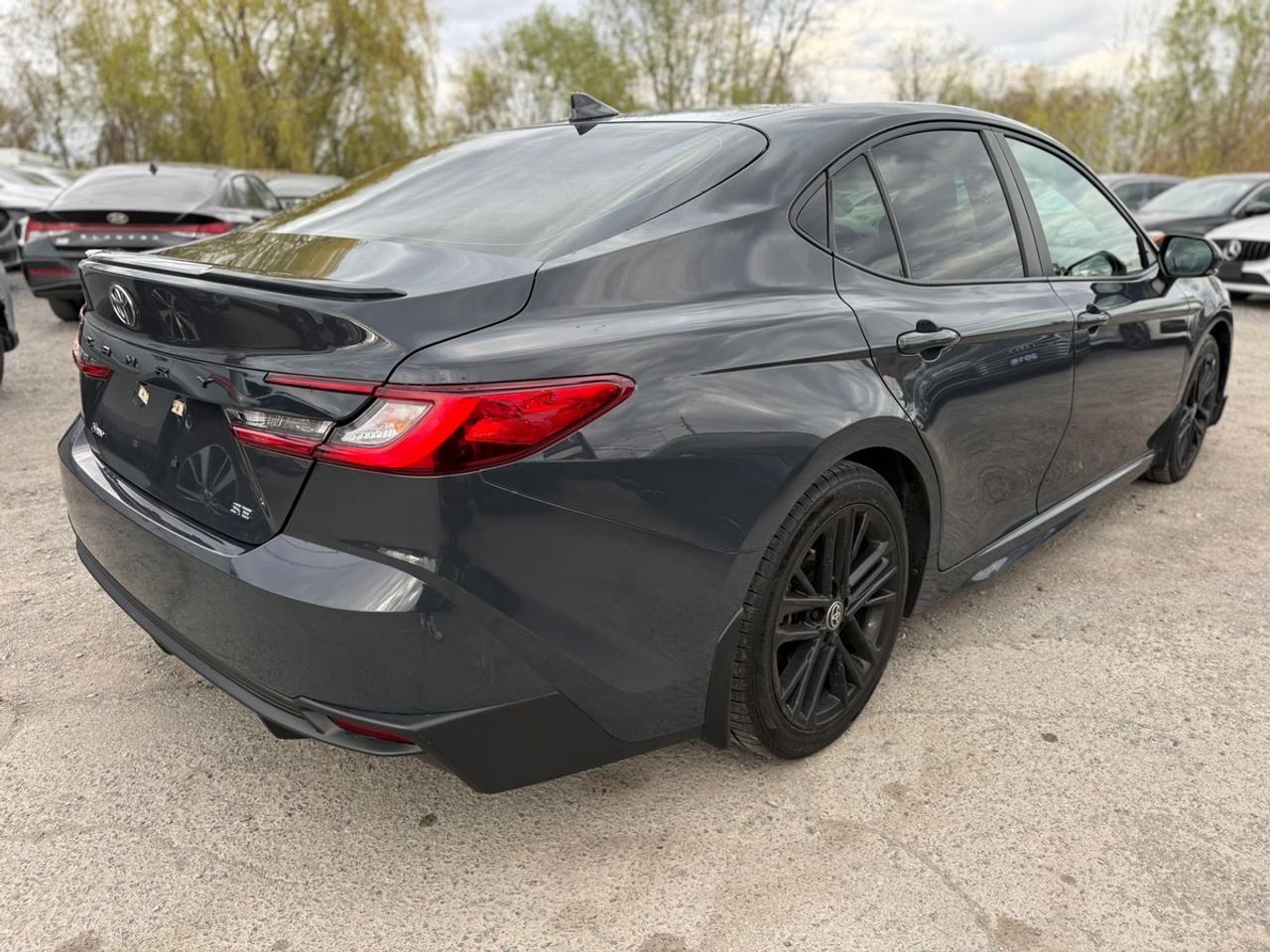 2025 Toyota Camry SE UPGRADE HYBRID Photo