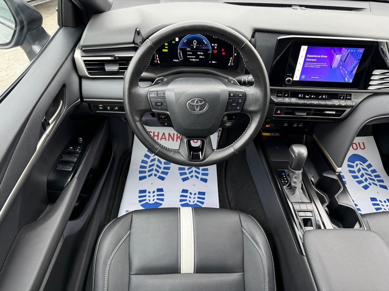 2025 Toyota Camry SE UPGRADE HYBRID Photo