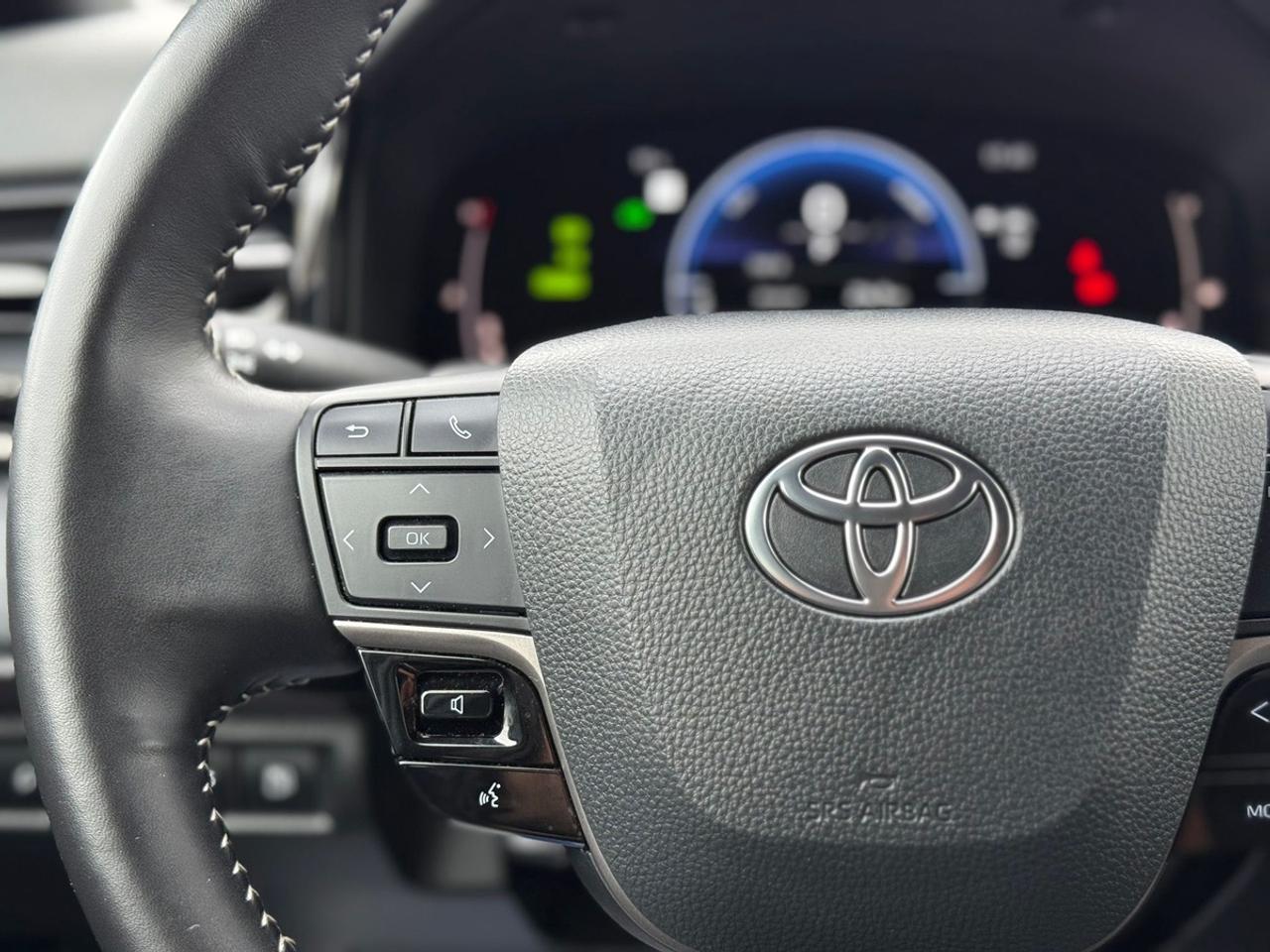 2025 Toyota Camry SE UPGRADE HYBRID Photo