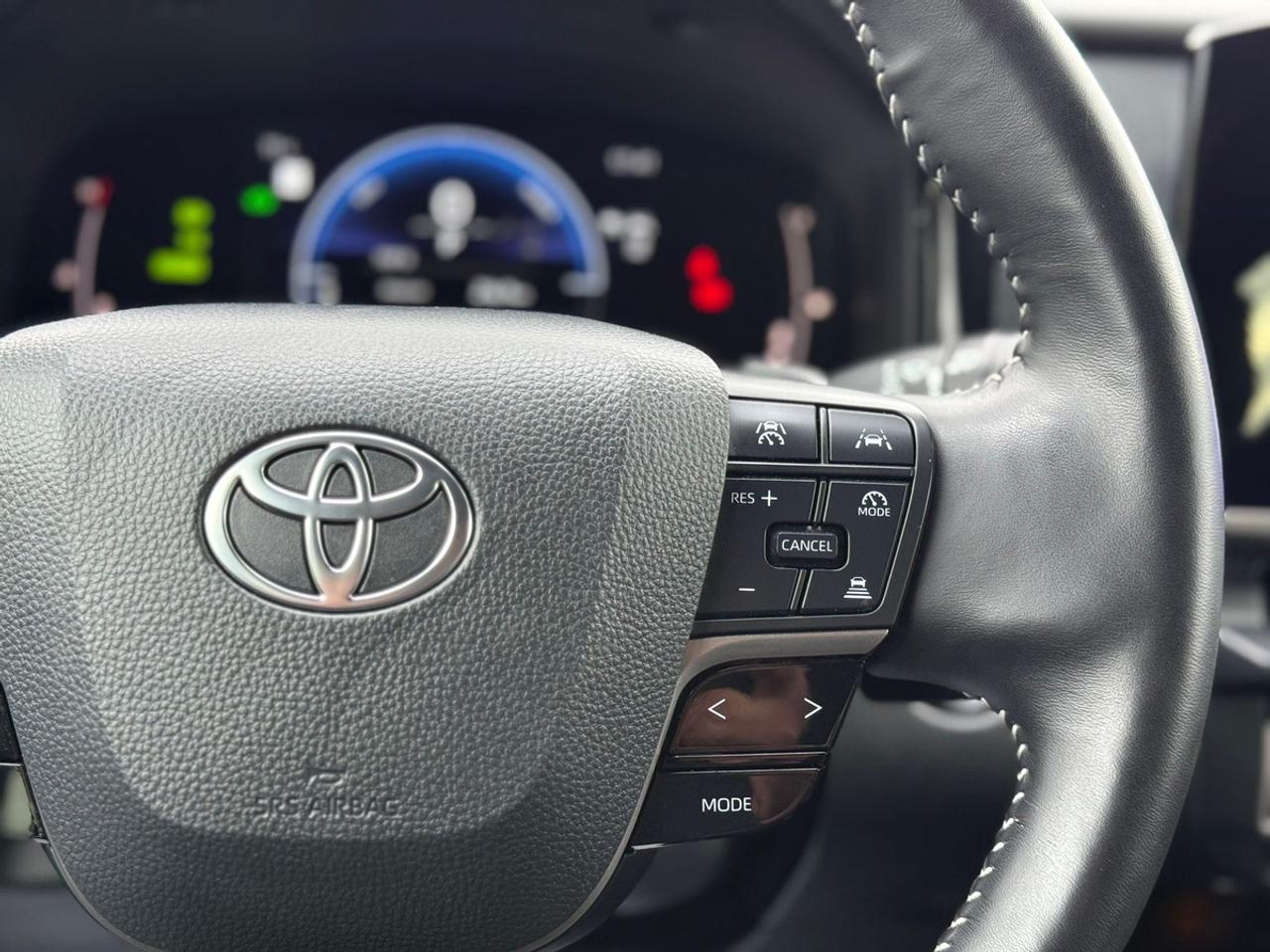 2025 Toyota Camry SE UPGRADE HYBRID Photo
