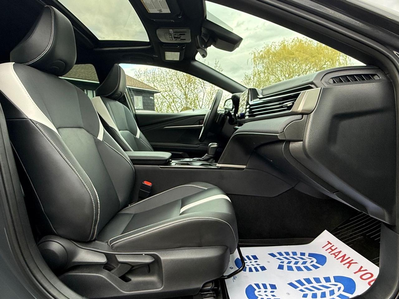 2025 Toyota Camry SE UPGRADE HYBRID Photo