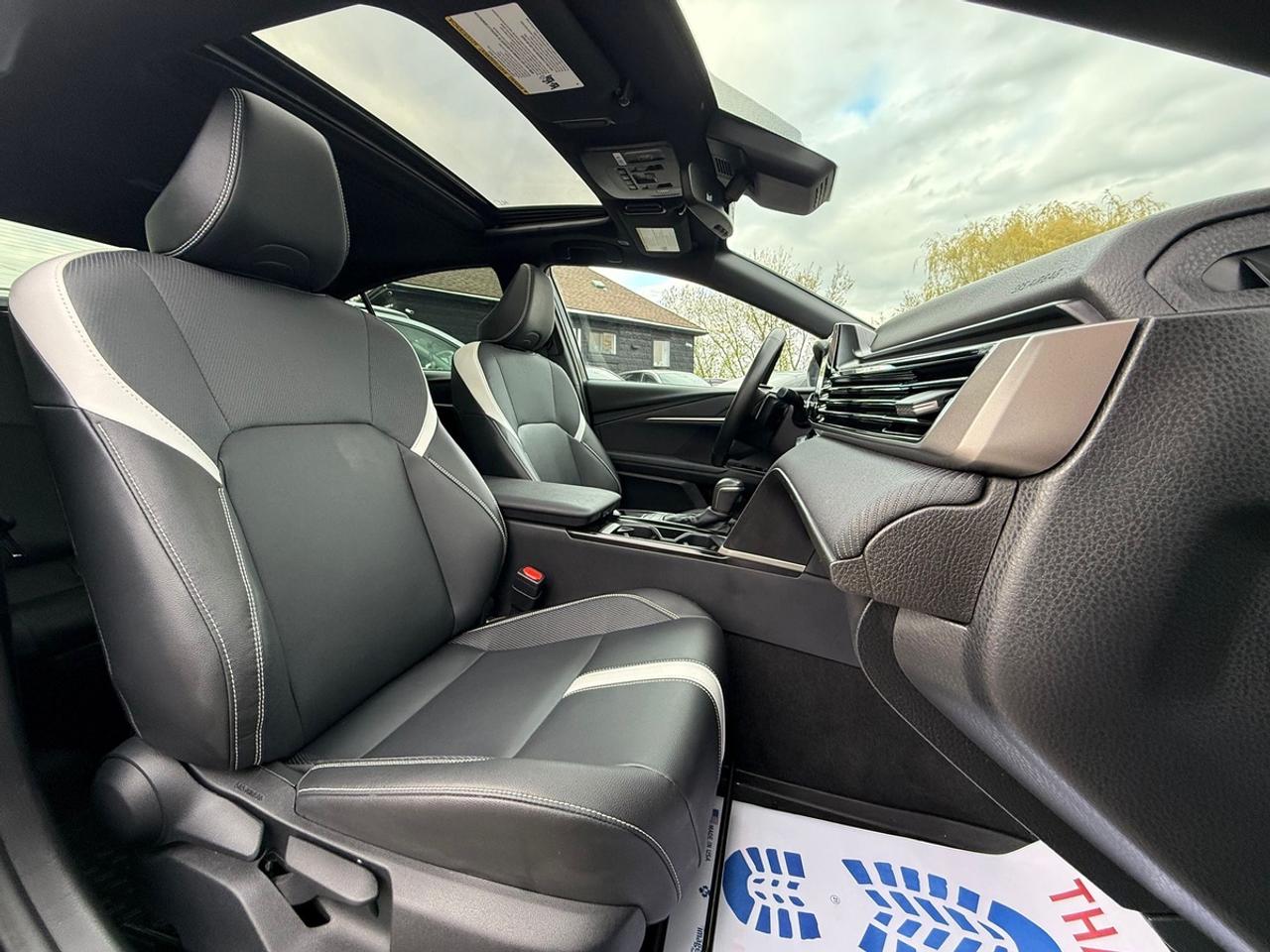 2025 Toyota Camry SE UPGRADE HYBRID Photo