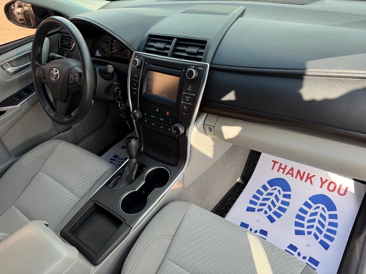 2015 Toyota Camry LE Photo