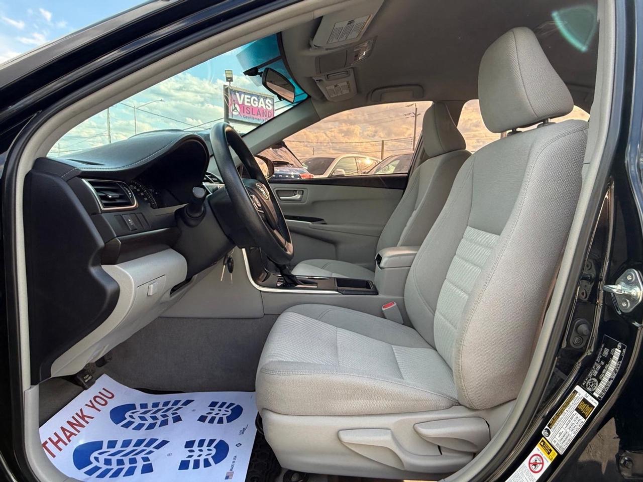 2015 Toyota Camry LE Photo