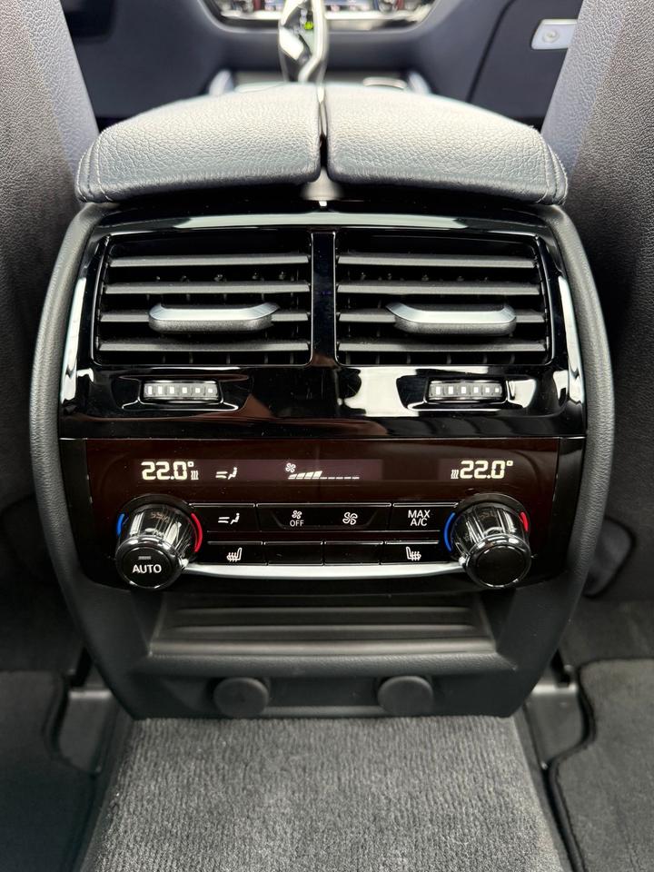 2017 BMW 5 Series 540i xDrive Photo