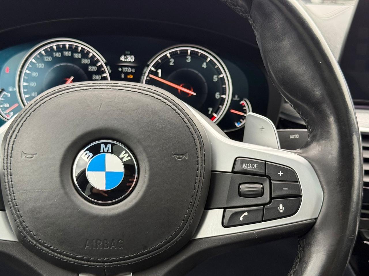 2017 BMW 5 Series 540i xDrive Photo