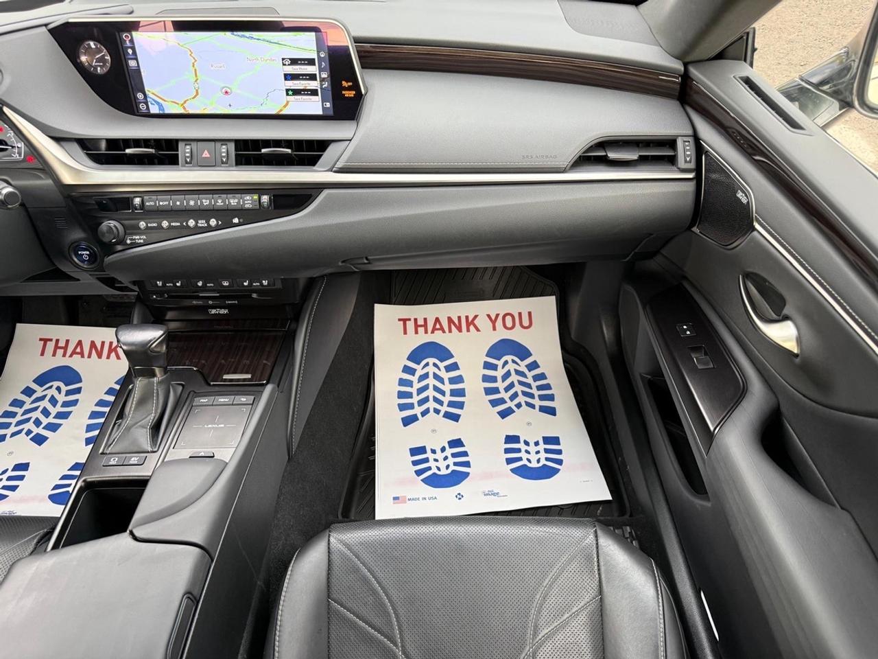 2019 Lexus ES 300h Ultra Luxury Photo