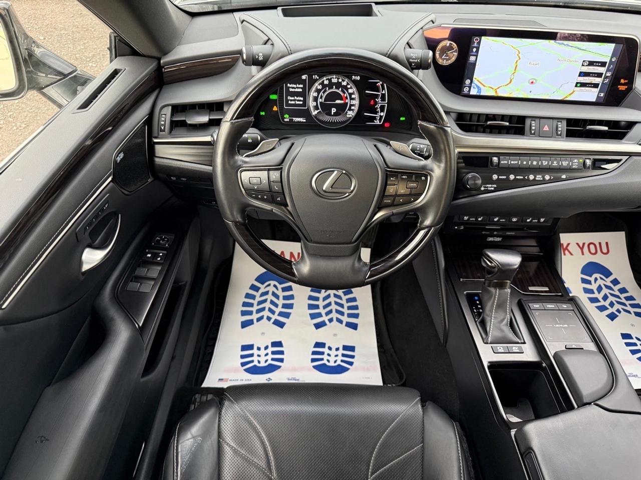 2019 Lexus ES 300h Ultra Luxury Photo