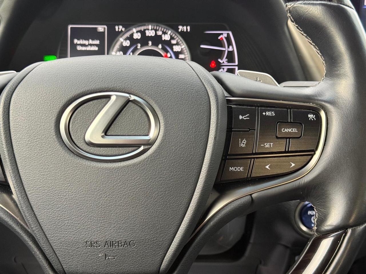 2019 Lexus ES 300h Ultra Luxury Photo