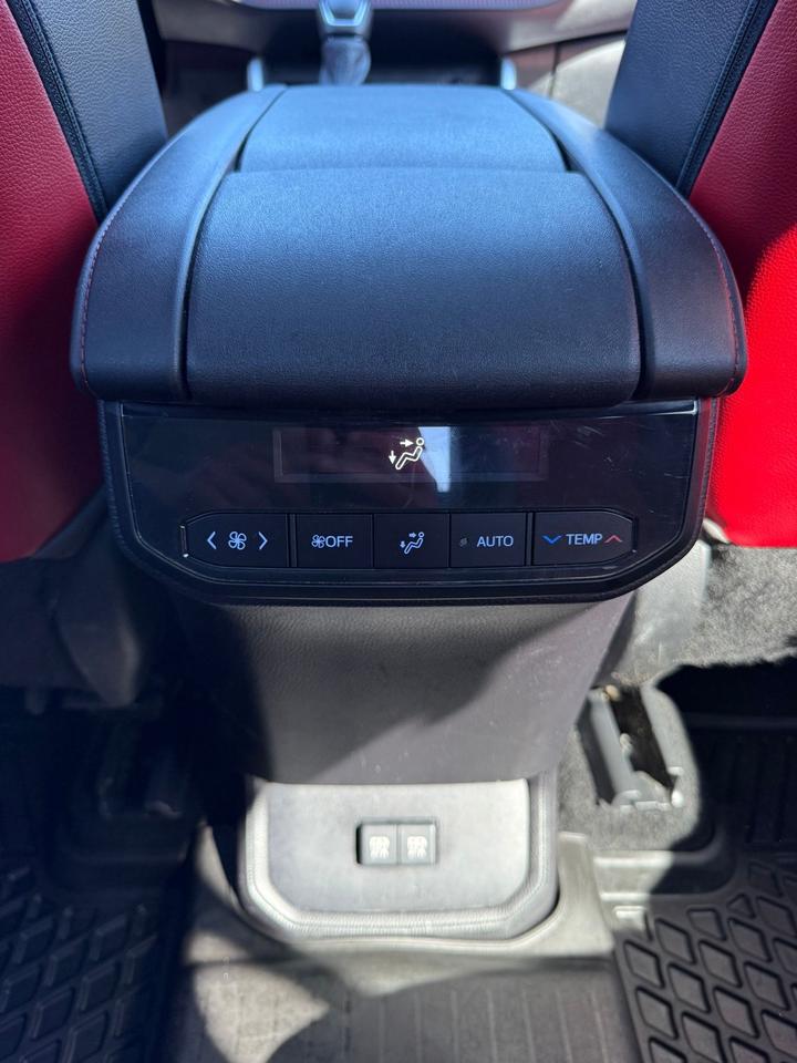 2021 Toyota Highlander XSE Photo