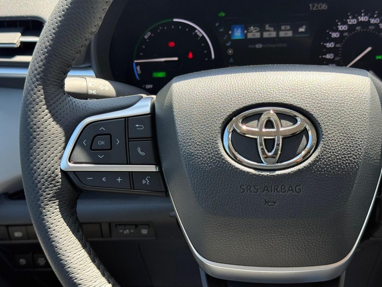 2025 Toyota Sienna XLE Photo