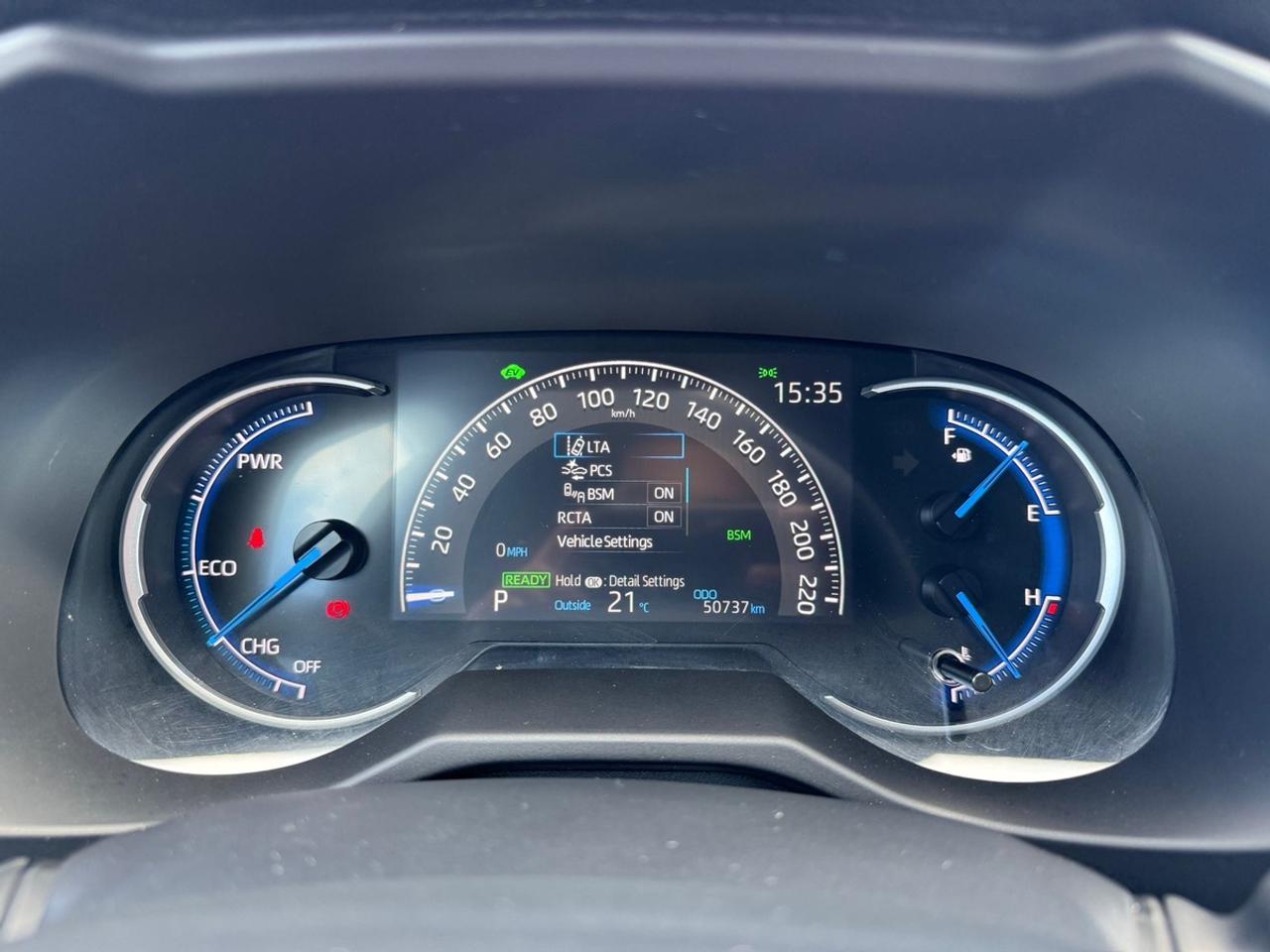 2024 Toyota RAV4 SE HYBRID Photo