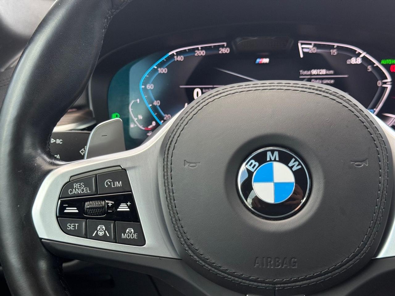 2022 BMW 5 Series 540i xDrive Photo