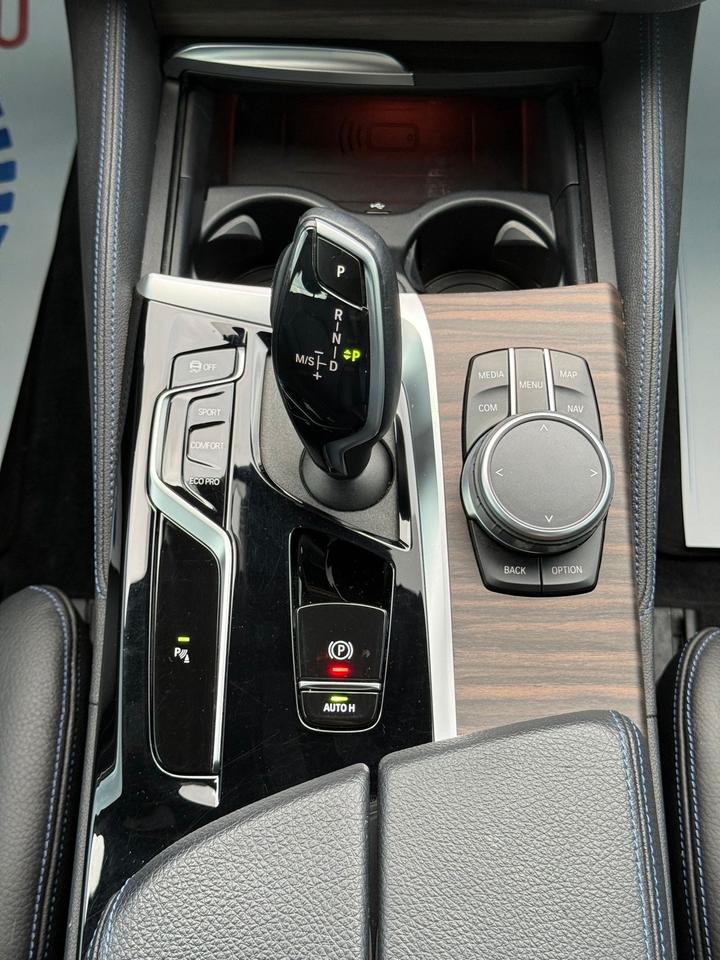 2022 BMW 5 Series 540i xDrive Photo