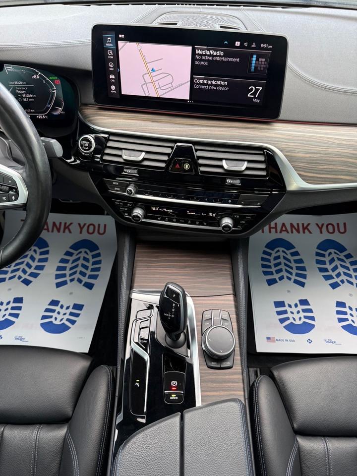 2022 BMW 5 Series 540i xDrive Photo