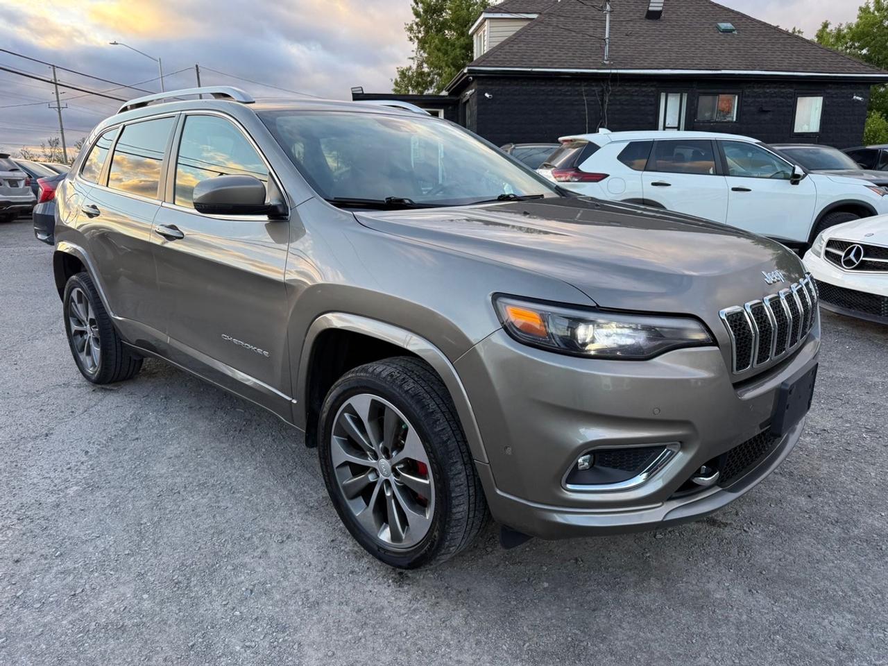 2019 Jeep Cherokee OVERLAND Photo