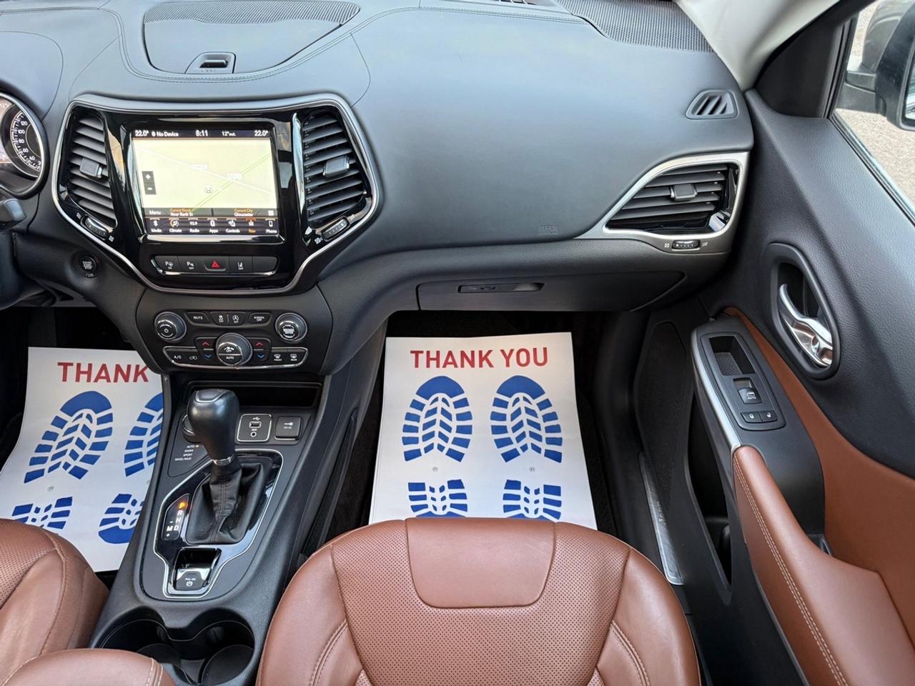 2019 Jeep Cherokee OVERLAND Photo