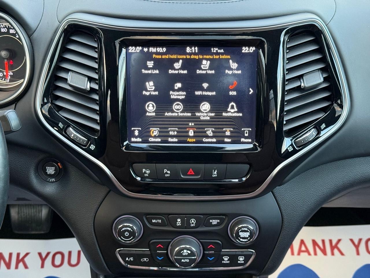 2019 Jeep Cherokee OVERLAND Photo