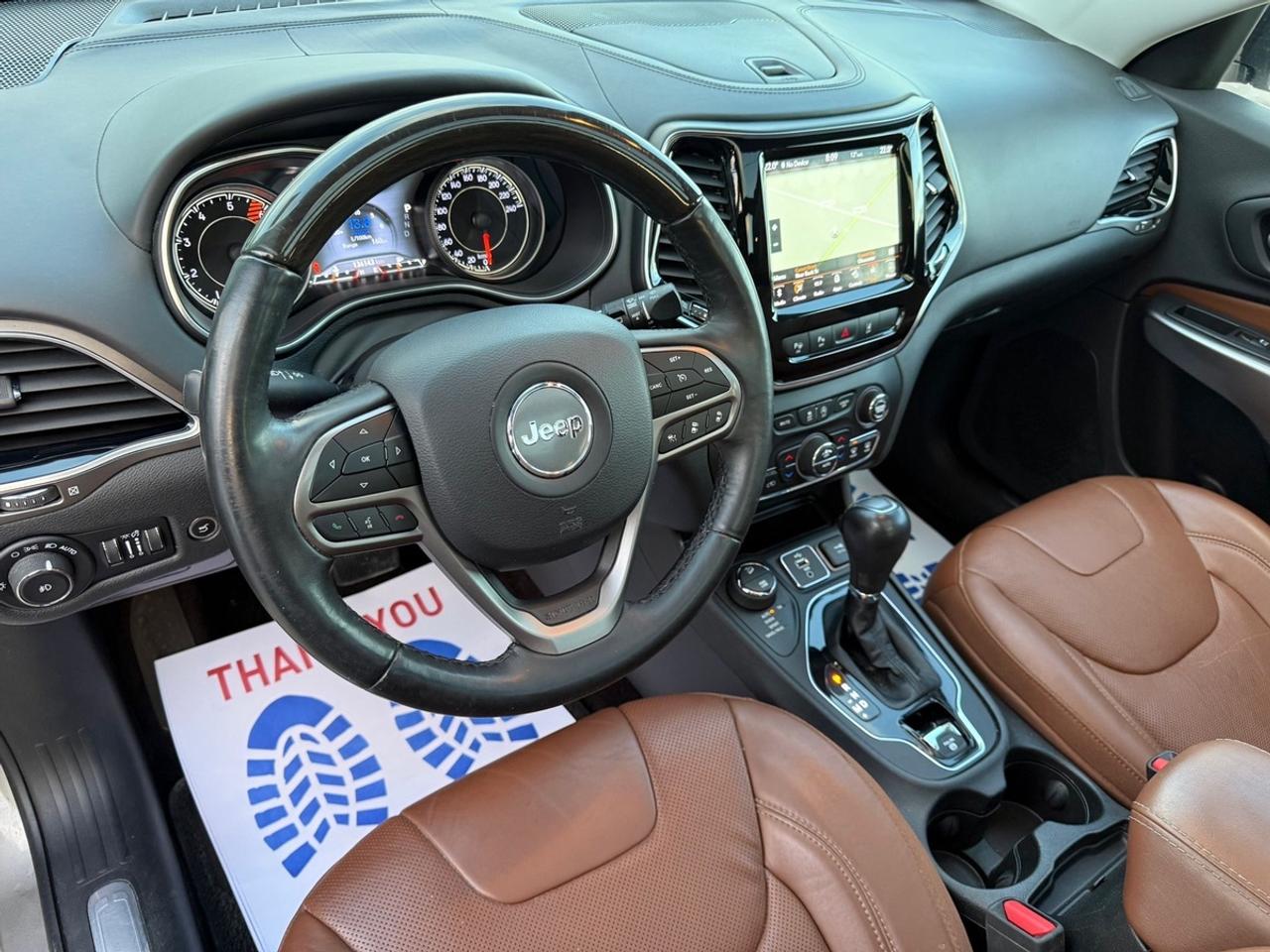 2019 Jeep Cherokee OVERLAND Photo