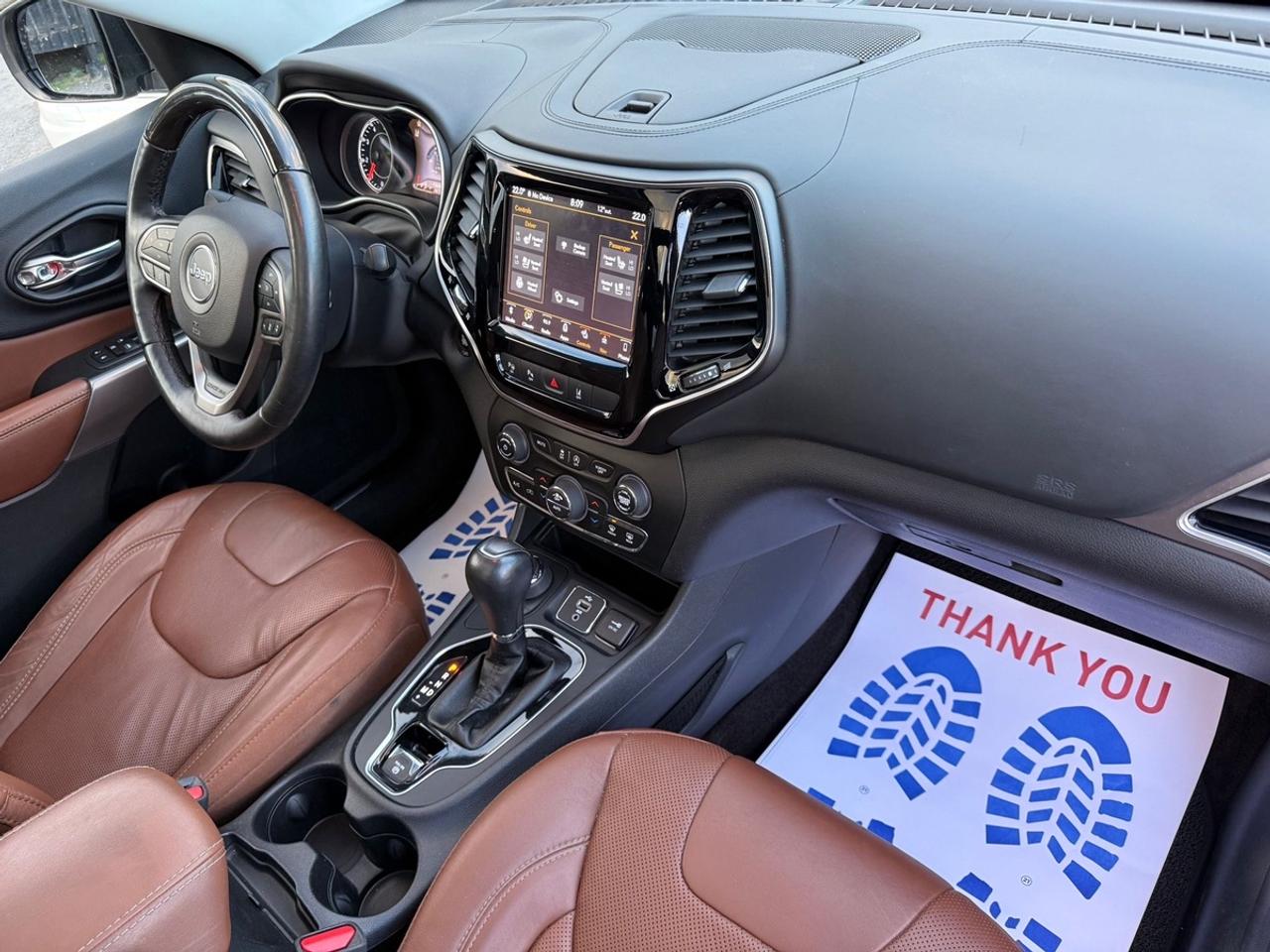 2019 Jeep Cherokee OVERLAND Photo