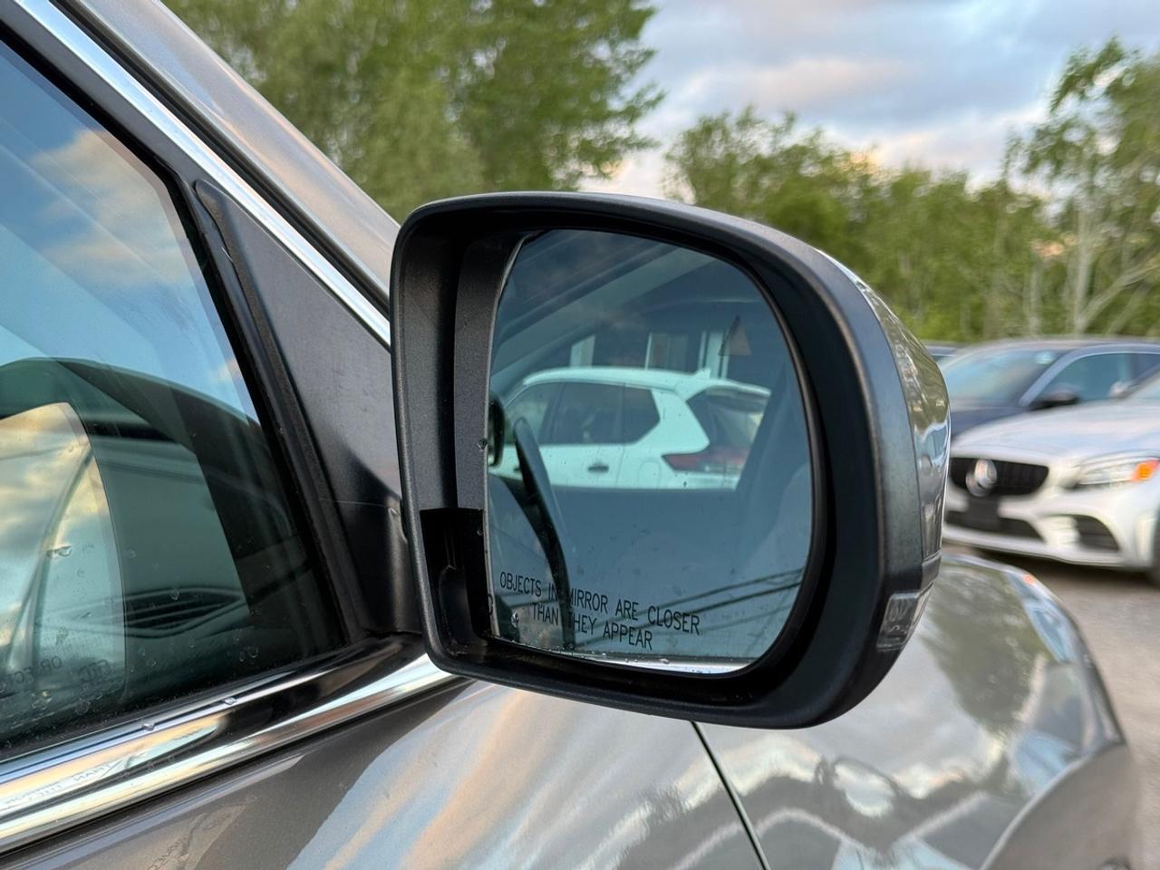 2019 Jeep Cherokee OVERLAND Photo