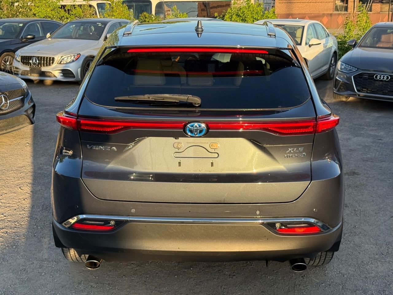 2021 Toyota Venza XLE Photo