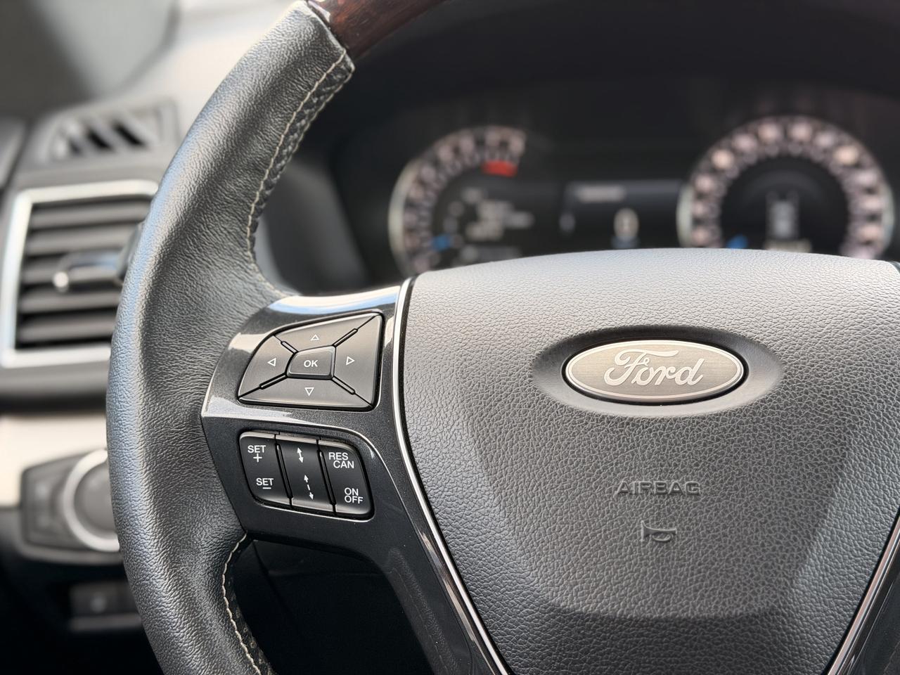 2018 Ford Explorer Platinum Photo