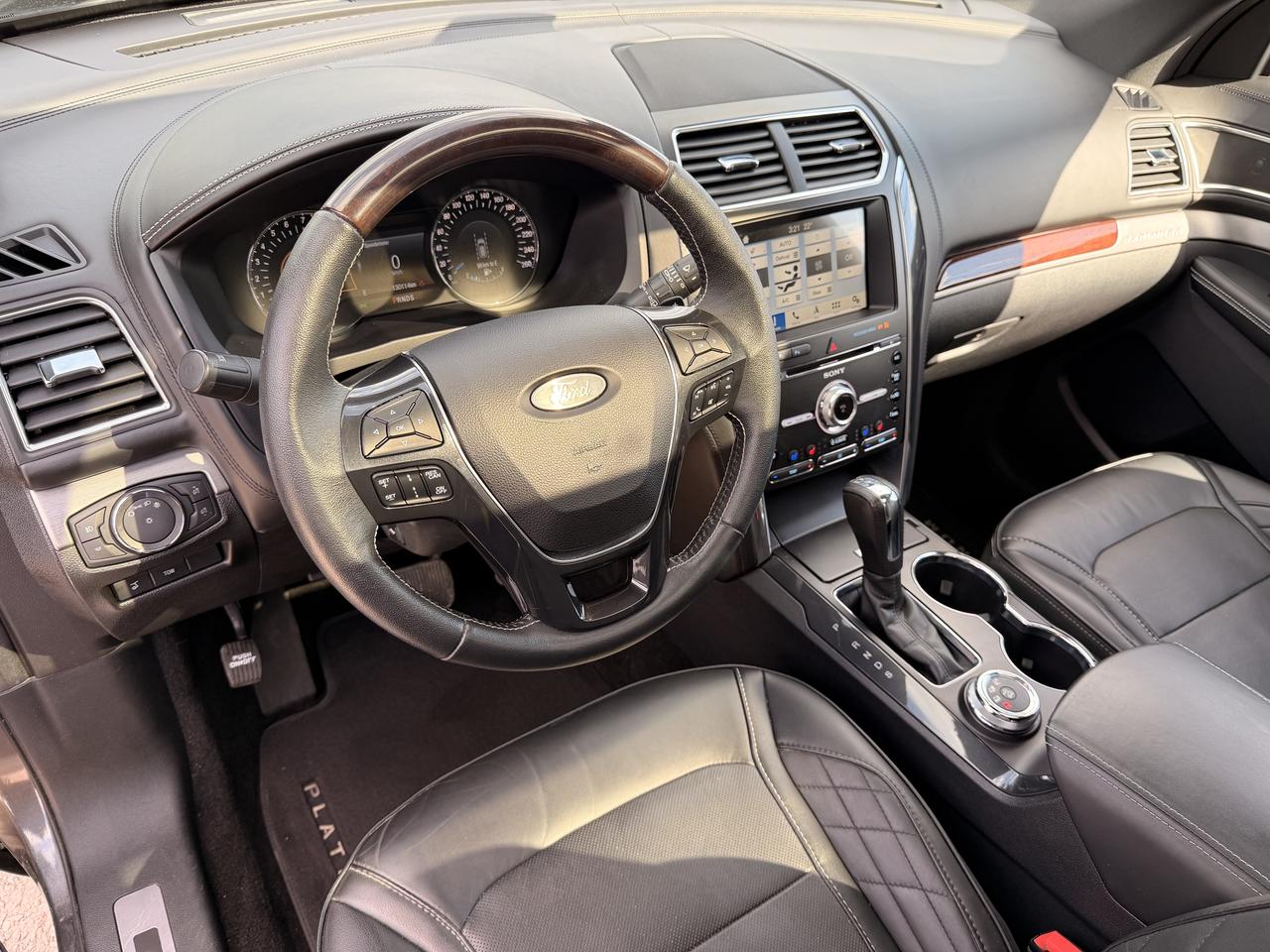 2018 Ford Explorer Platinum Photo
