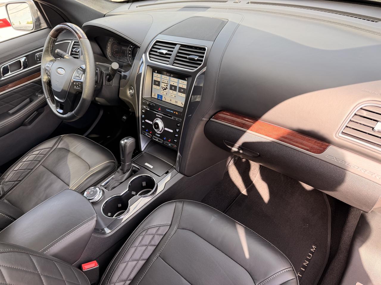 2018 Ford Explorer Platinum Photo