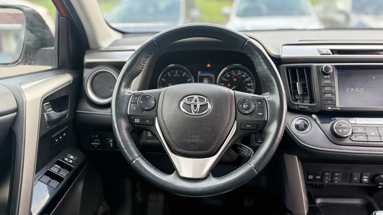 2016 Toyota RAV4 LIMITED  Photo