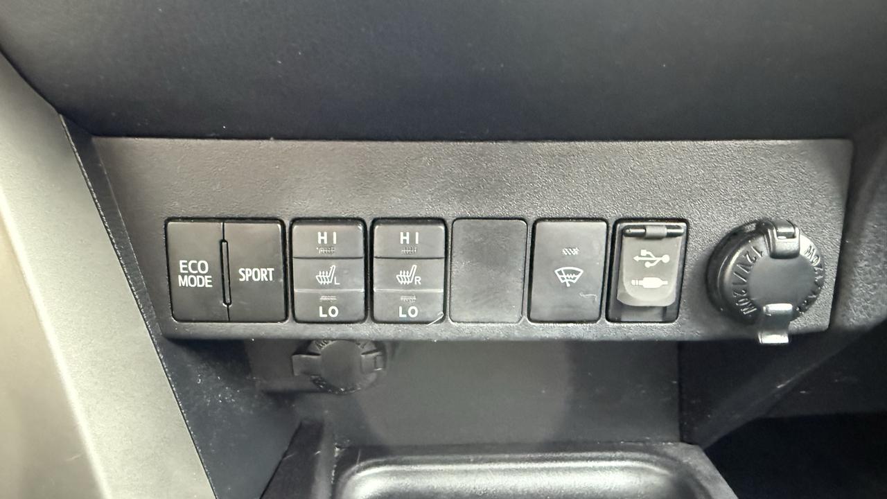 2016 Toyota RAV4 LIMITED  Photo