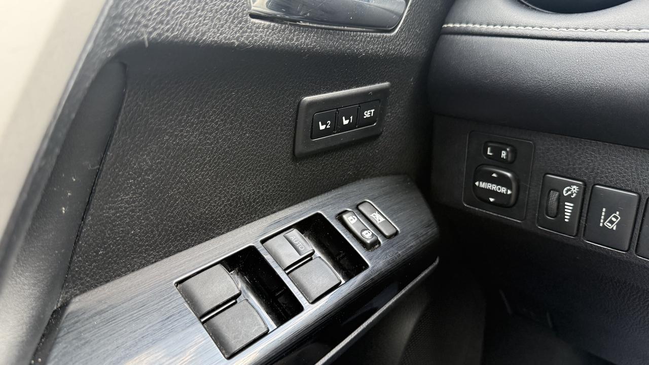 2016 Toyota RAV4 LIMITED  Photo