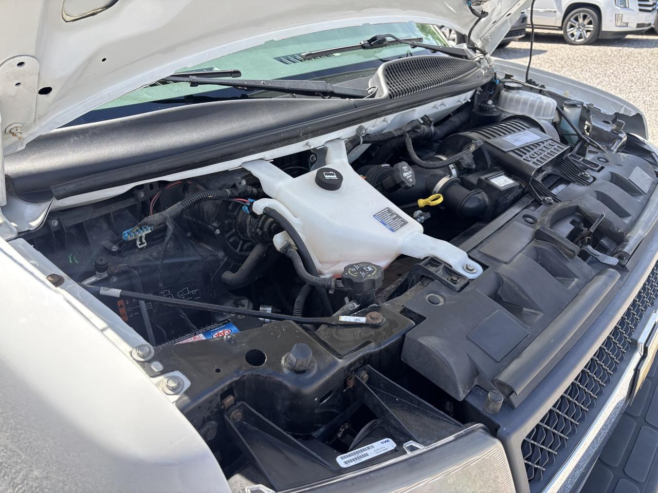 2018 Chevrolet Express LT 2500 Photo