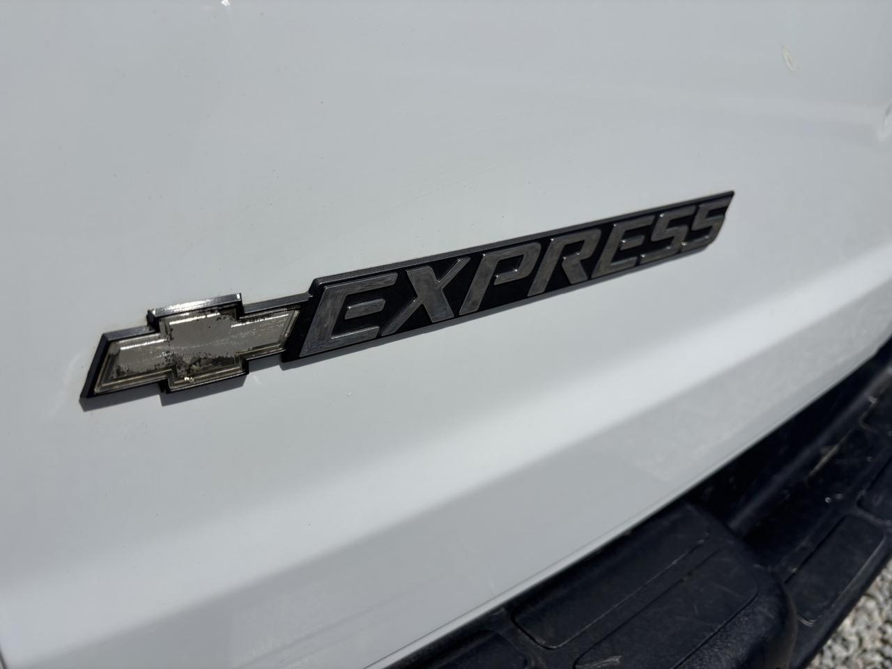 2018 Chevrolet Express LT 2500 Photo