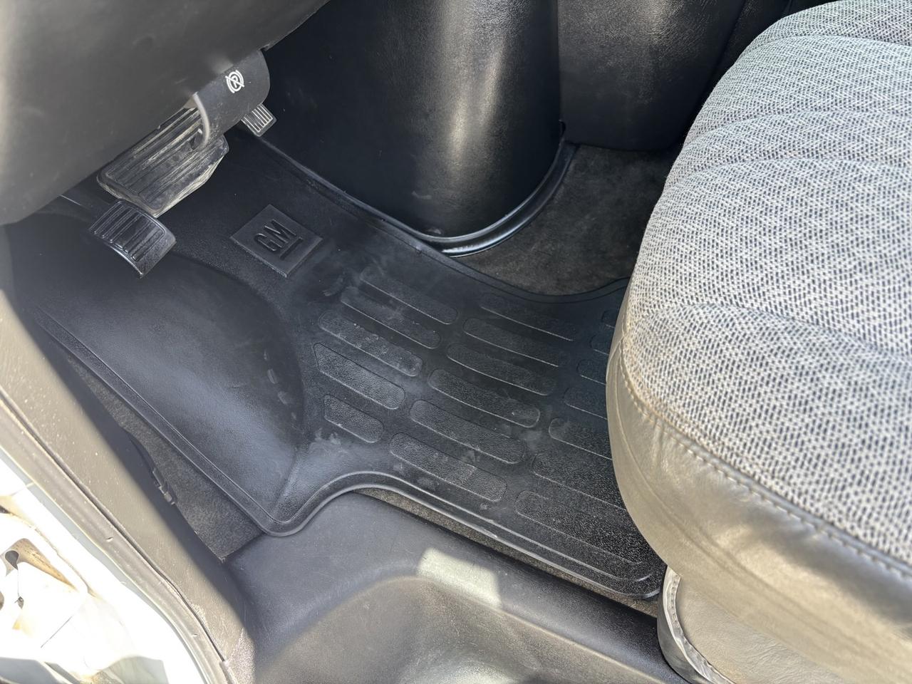 2018 Chevrolet Express LT 2500 Photo
