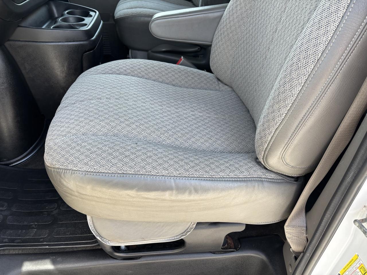 2018 Chevrolet Express LT 2500 Photo
