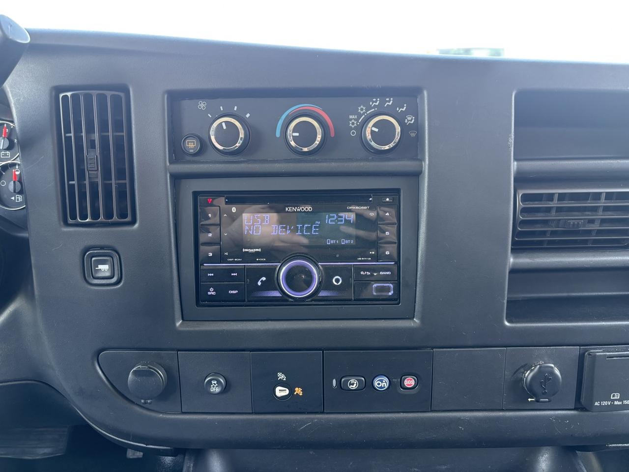 2018 Chevrolet Express LT 2500 Photo