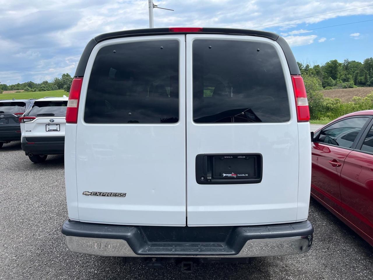 2018 Chevrolet Express LT 2500 Photo