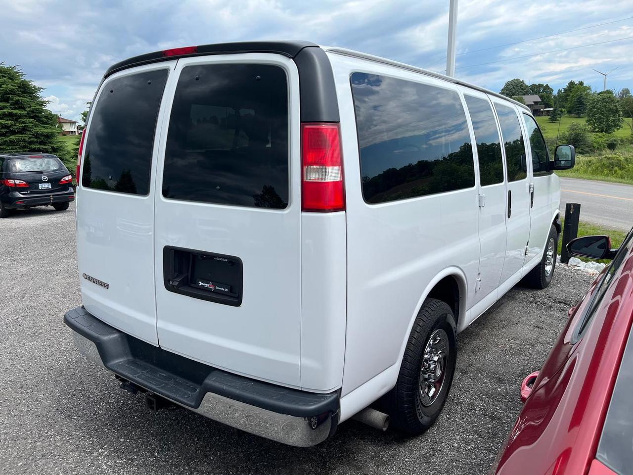 2018 Chevrolet Express LT 2500 Photo
